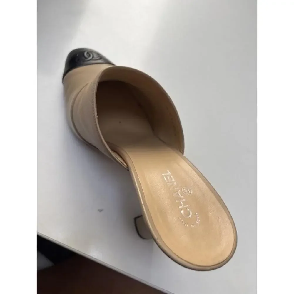 Chanel Beige & Black Leather Mules Size 40